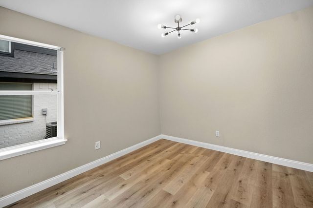 837 Morgan Drive, Burleson, TX 76028