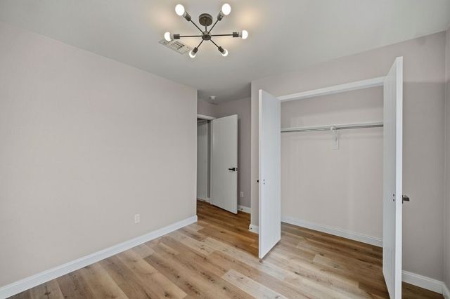 837 Morgan Drive, Burleson, TX 76028