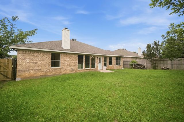 837 Morgan Drive, Burleson, TX 76028