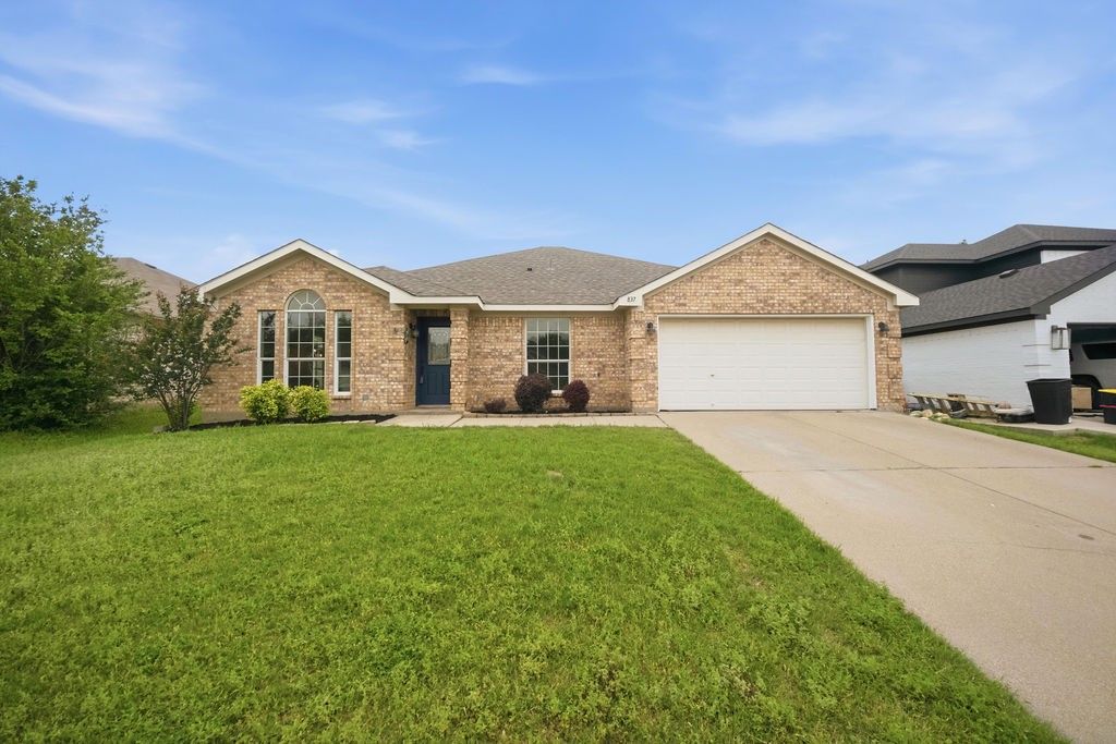 837 Morgan Drive, Burleson, TX 76028