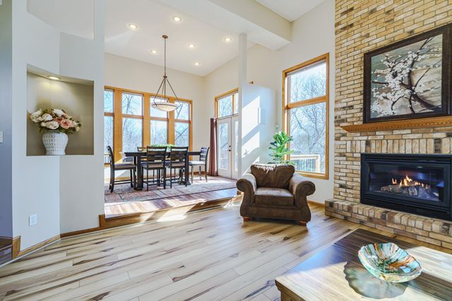 20881 Lake Ridge Drive, Prior Lake, MN 55372