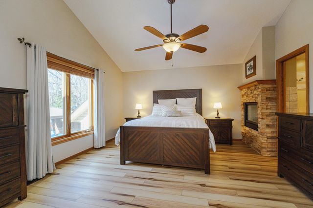 20881 Lake Ridge Drive, Prior Lake, MN 55372