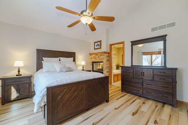 20881 Lake Ridge Drive, Prior Lake, MN 55372