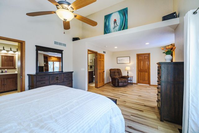 20881 Lake Ridge Drive, Prior Lake, MN 55372