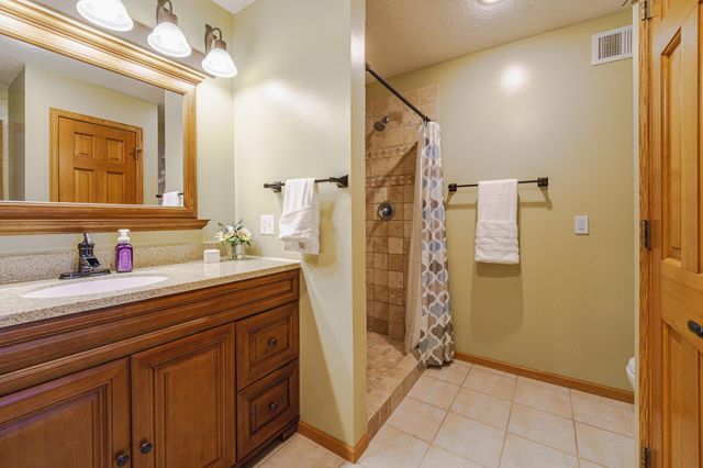 20881 Lake Ridge Drive, Prior Lake, MN 55372