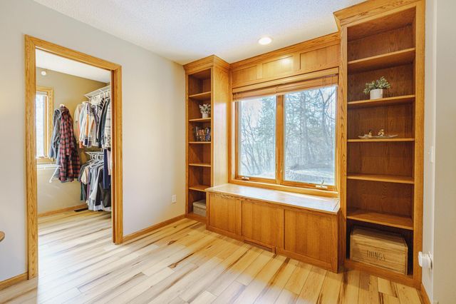 20881 Lake Ridge Drive, Prior Lake, MN 55372