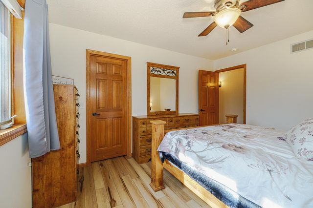 20881 Lake Ridge Drive, Prior Lake, MN 55372