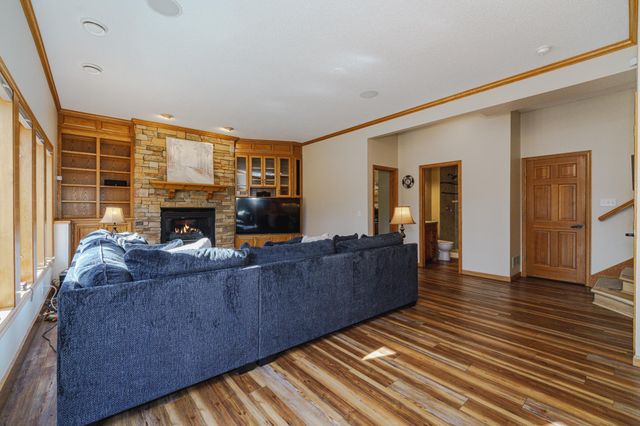 20881 Lake Ridge Drive, Prior Lake, MN 55372