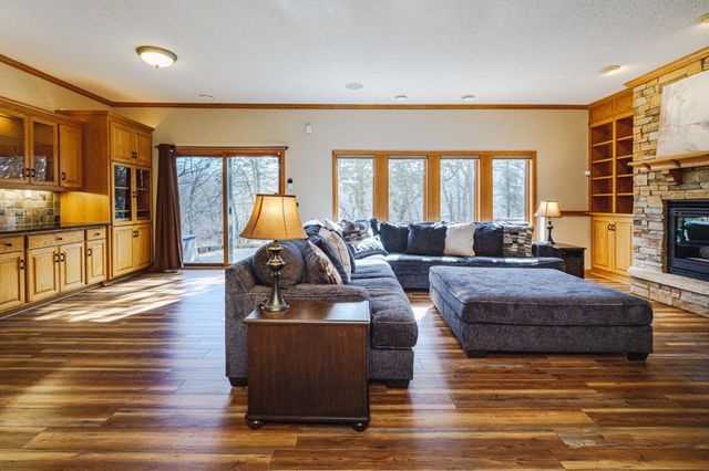 20881 Lake Ridge Drive, Prior Lake, MN 55372