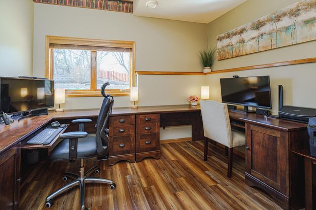 20881 Lake Ridge Drive, Prior Lake, MN 55372