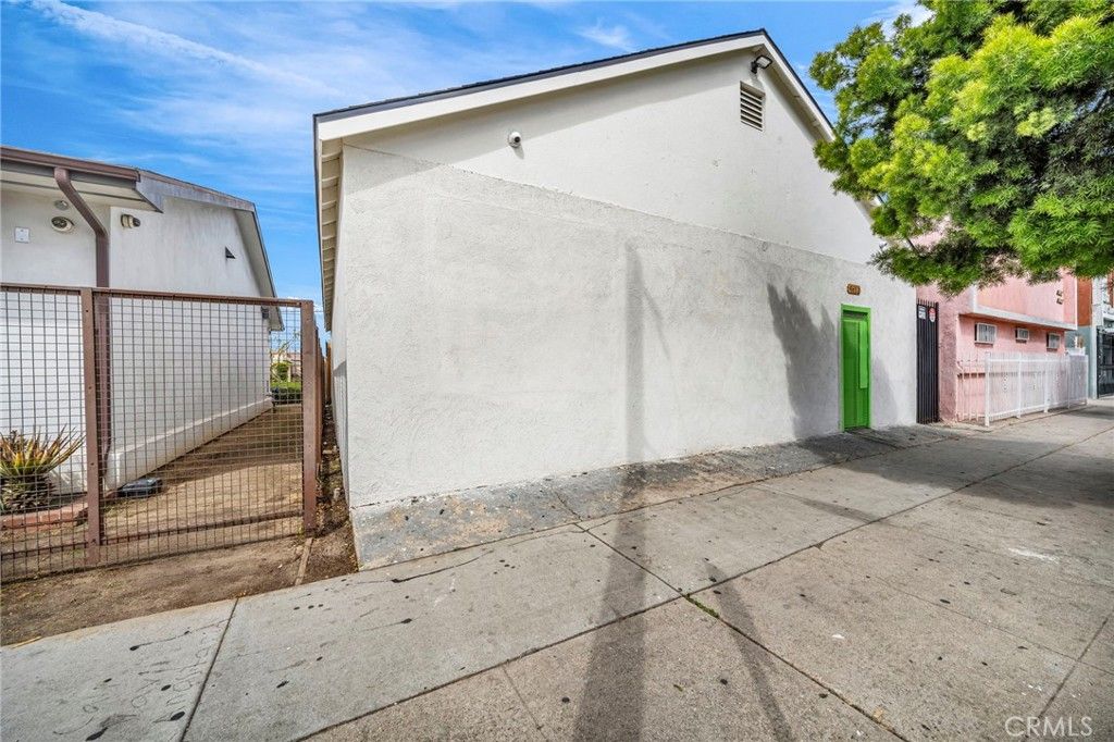 9611 S Vermont Ave, Los Angeles, CA 90044 — photo 3