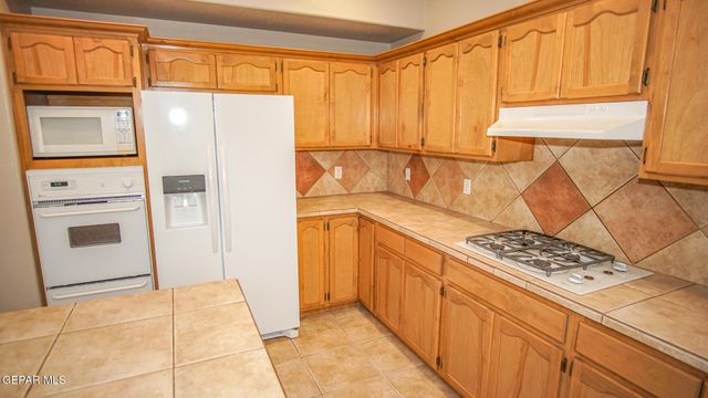 6325 FRANKLIN RIDGE Drive, El Paso, TX 79912