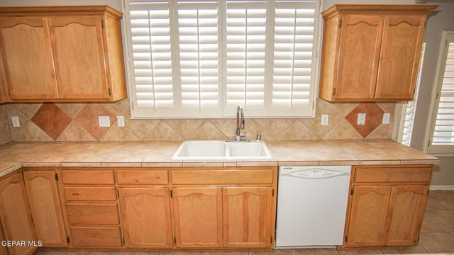 6325 FRANKLIN RIDGE Drive, El Paso, TX 79912