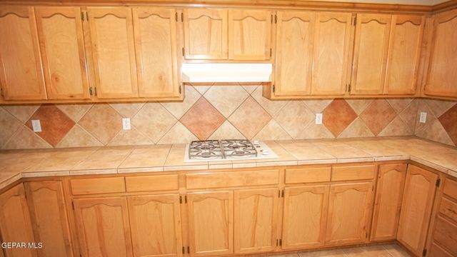 6325 FRANKLIN RIDGE Drive, El Paso, TX 79912