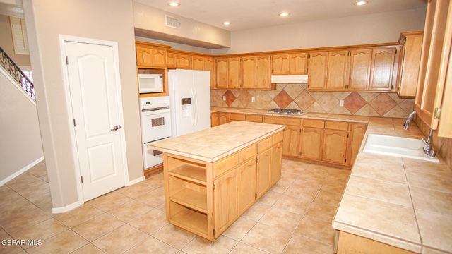 6325 FRANKLIN RIDGE Drive, El Paso, TX 79912