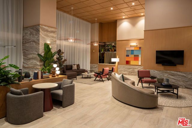 230 W Olympic Boulevard PH 2, Los Angeles, CA 90015