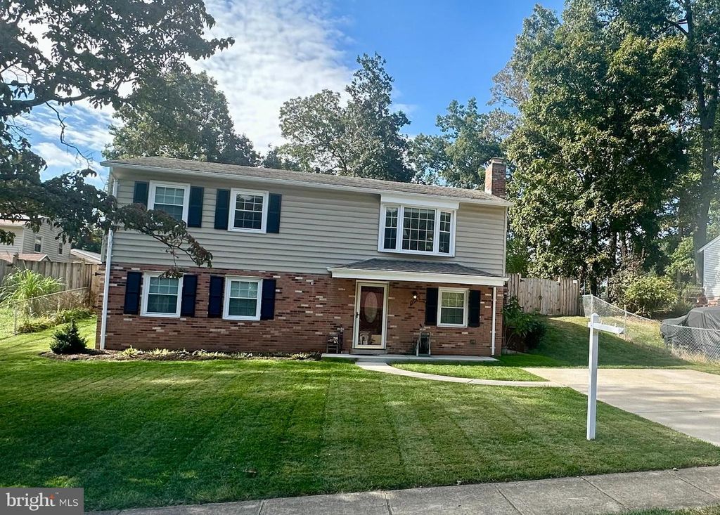 13715 SMALLWOOD CT, Chantilly, VA 20151
