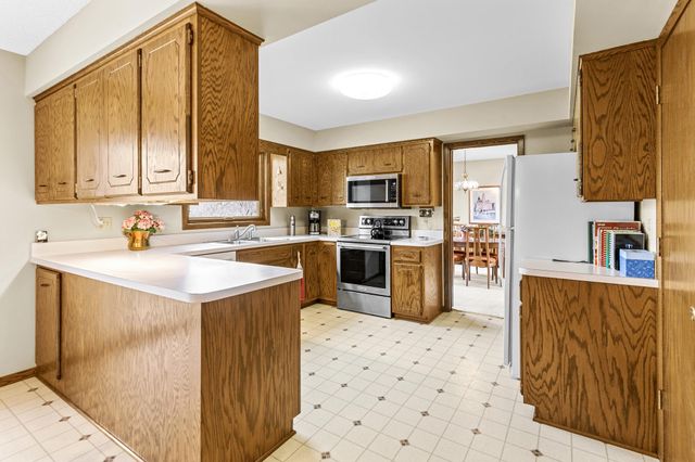 1181 Karth Lake Drive, Arden Hills, MN 55112