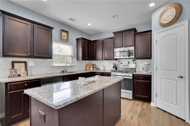 318 Upper Pheasant Court, Ball Ground, GA 30107