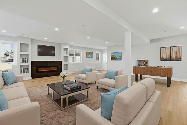 9327 Pleasant Avenue, Tinley Park, IL 60487