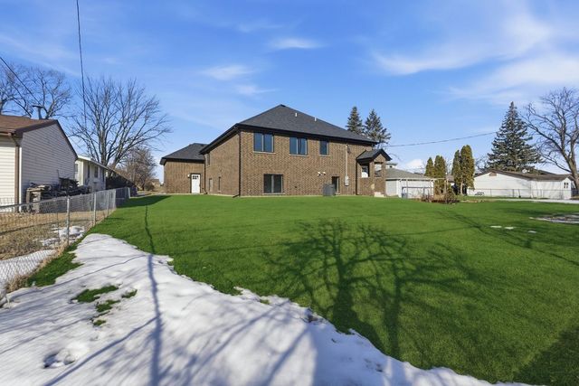 9327 Pleasant Avenue, Tinley Park, IL 60487