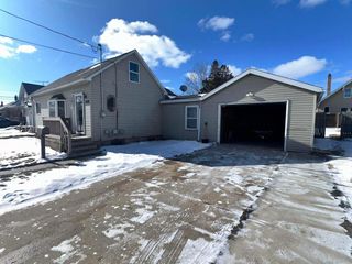 1212 HAWTHORNE STREET, Two Rivers, WI 54241