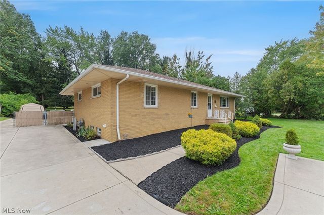 3745 Dentzler Road, Parma, OH 44134
