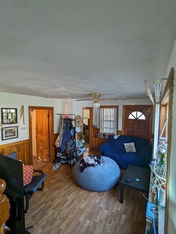 35 Neponset St, Revere, MA 02151
