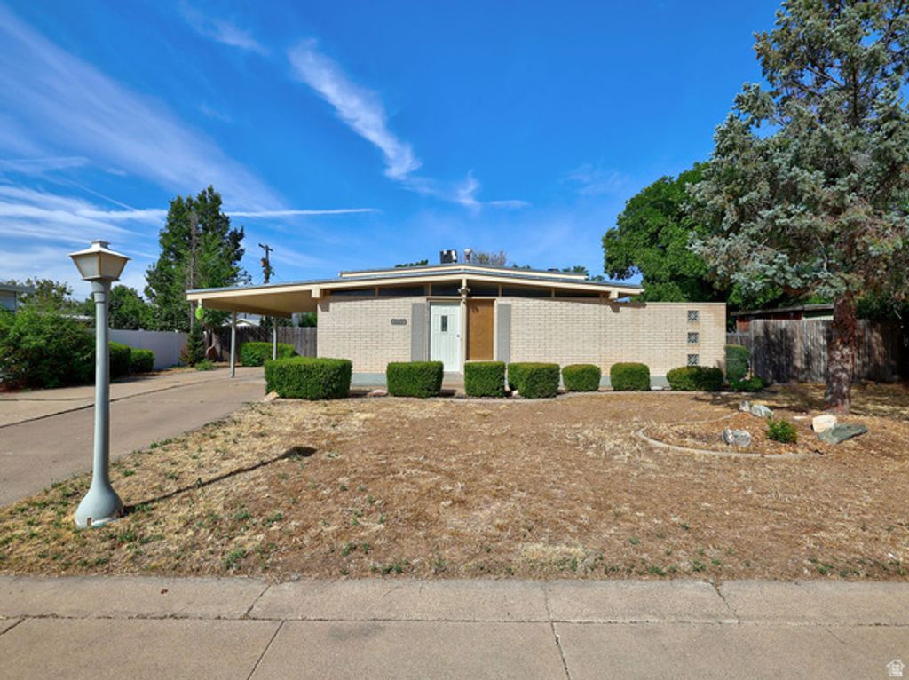669 N COLONIAL ST, Layton, UT 84041 — photo 2