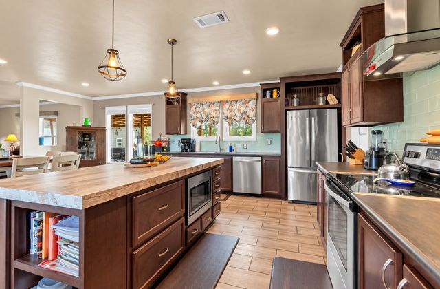 213 River Front Drive, Cedar Creek, TX 78612