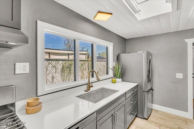 720 N Belvedere Avenue, Tucson, AZ 85711