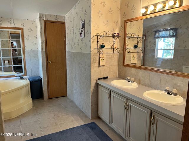 114 SAN JOSE Boulevard, Hawthorne, FL 32640