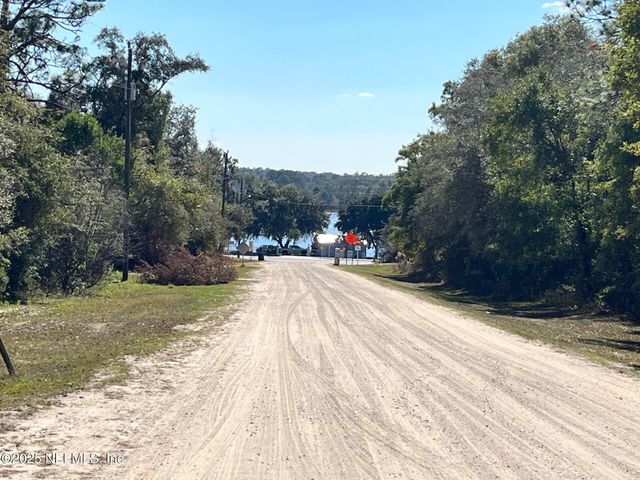 114 SAN JOSE Boulevard, Hawthorne, FL 32640