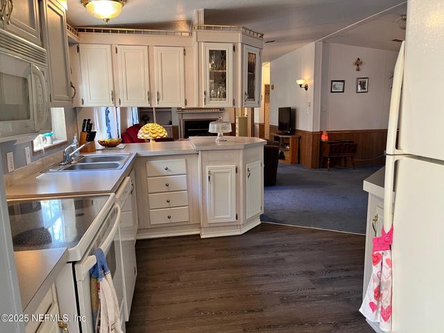 114 SAN JOSE Boulevard, Hawthorne, FL 32640