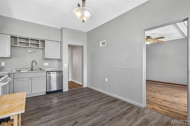 4725 Terrace Avenue, St Louis, MO 63116