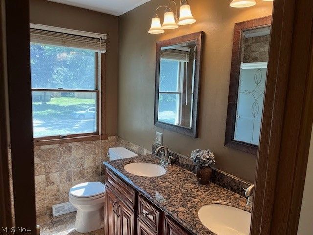 5523 Brewton Avenue NW, Canal Fulton, OH 44614