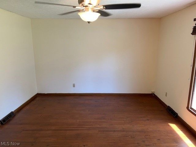 5523 Brewton Avenue NW, Canal Fulton, OH 44614