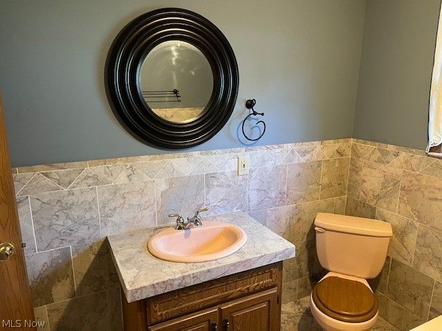 5523 Brewton Avenue NW, Canal Fulton, OH 44614