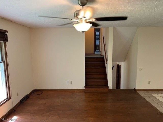5523 Brewton Avenue NW, Canal Fulton, OH 44614