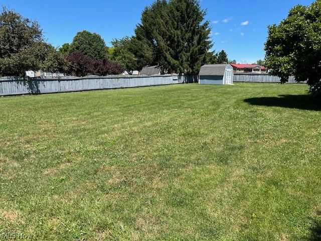 5523 Brewton Avenue NW, Canal Fulton, OH 44614