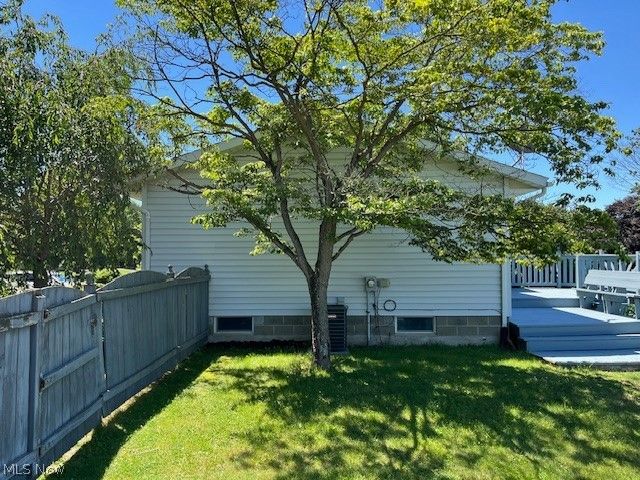 5523 Brewton Avenue NW, Canal Fulton, OH 44614