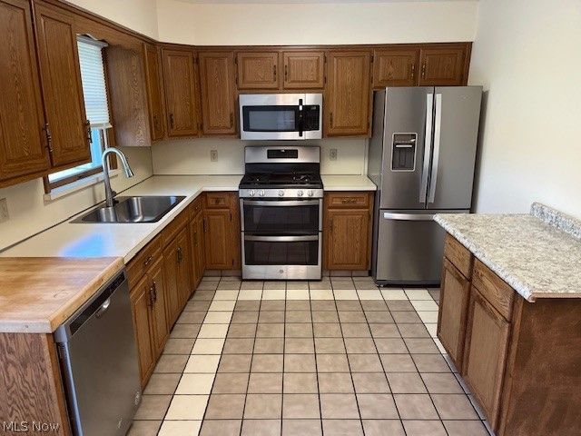 5523 Brewton Avenue NW, Canal Fulton, OH 44614
