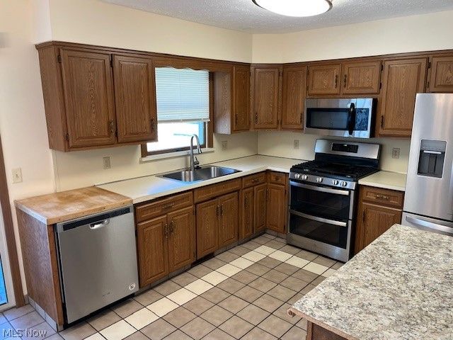 5523 Brewton Avenue NW, Canal Fulton, OH 44614