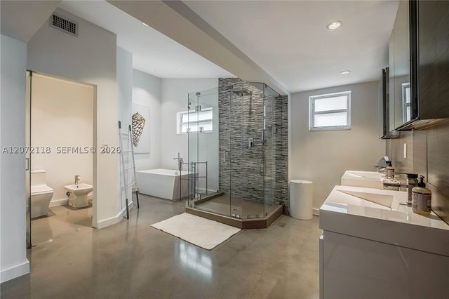 1741 Cleveland Rd, Miami Beach, FL 33141