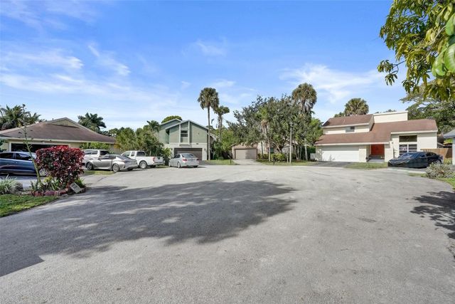 3808 NW 73rd Way, Coral Springs, FL 33065