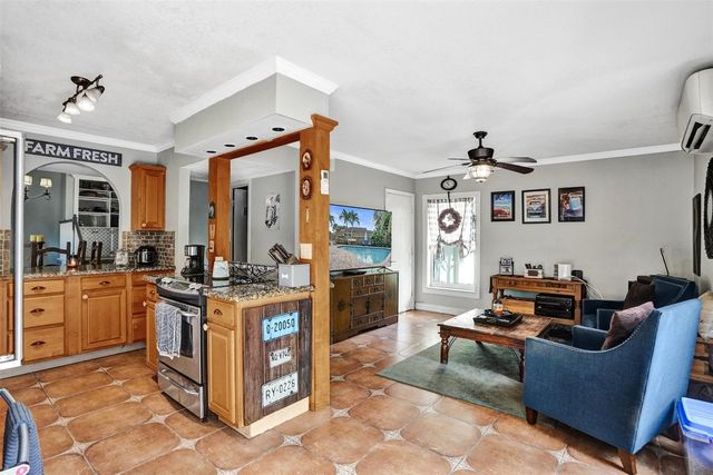 3808 NW 73rd Way, Coral Springs, FL 33065