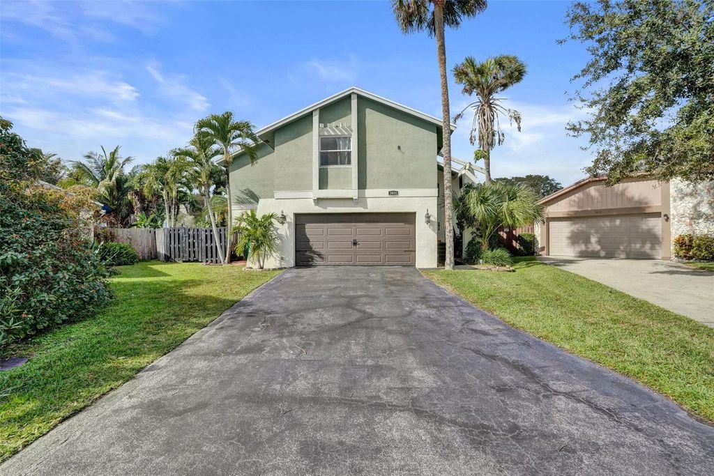 3808 NW 73rd Way, Coral Springs, FL 33065
