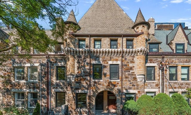 320 Tappan St. 1, Brookline, MA 02445