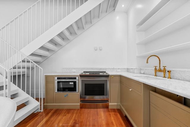 320 Tappan St. 1, Brookline, MA 02445