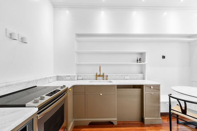 320 Tappan St. 1, Brookline, MA 02445